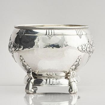 A Swedish early 20th century art nouveau silver centerpiece bowl, mark of Karl Anderson, Stockholm 1916.