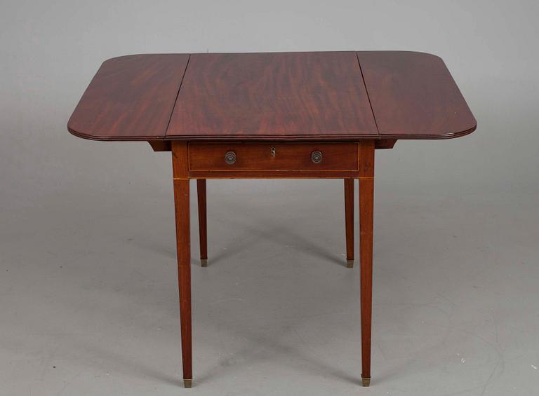 KLAFFBORD, mahogny, s.k. Pembroke table, England, 1800-talets senare hälft.