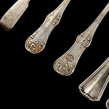 SILVERBESTICK, 46 st, 1800-tal respektive 1900-tal. Total vikt 1650 g.