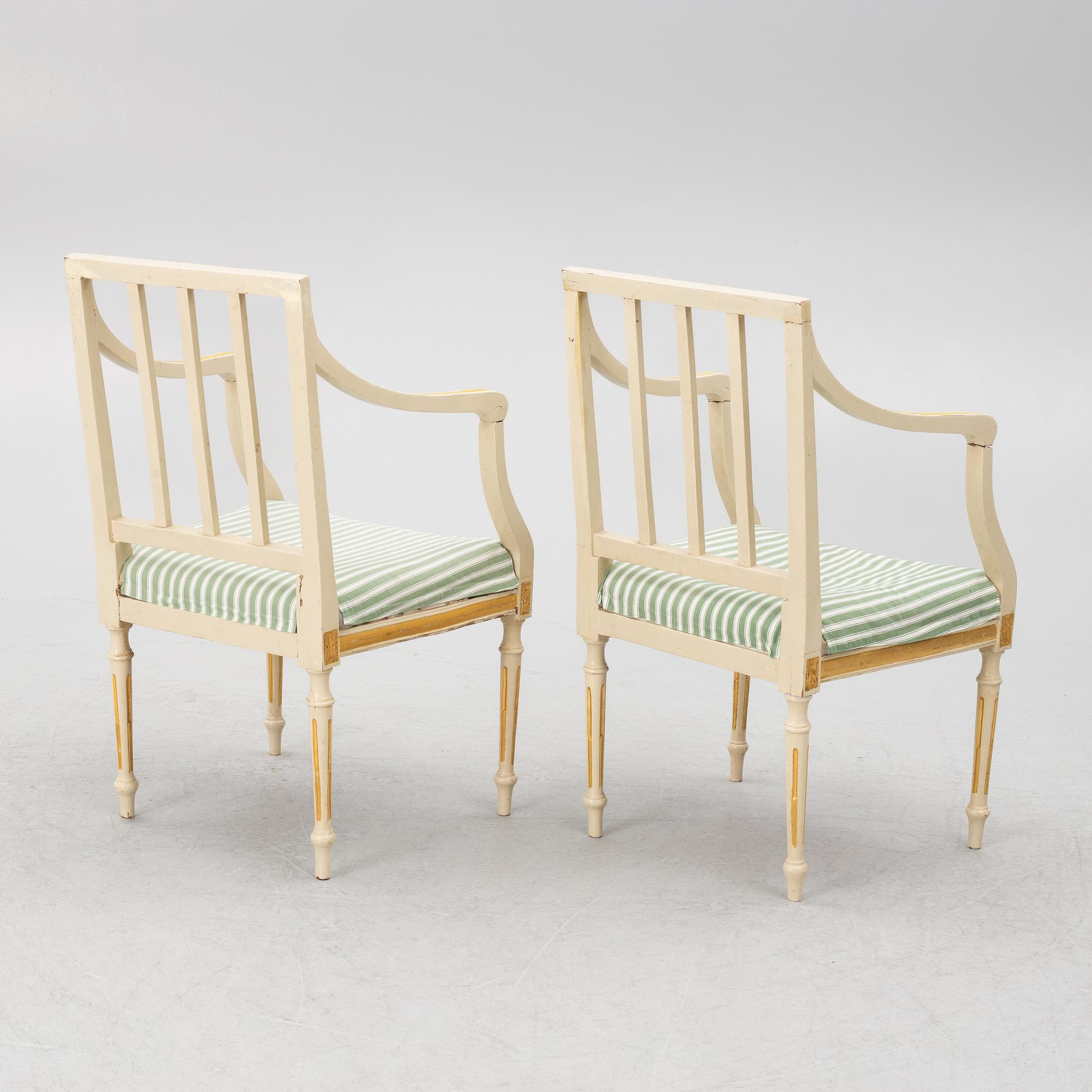 Karmstolar, ett par, gustaviansk stil, 1800-tal.