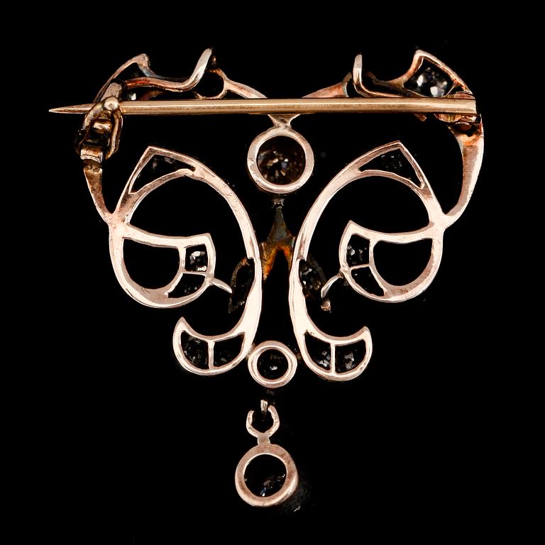 BROSCH, 18K guld och silver, gammalslipade diamanter, 1900-talets första hälft.