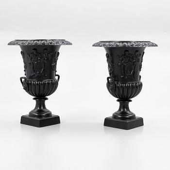 Garden urns, a pair, 20th century.