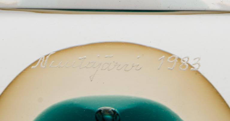 OIVA TOIKKA, An annual glass cube, signed Oiva Toikka Nuutajärvi 1983 and numbered 627/2000.