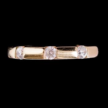 RING, 14 k, med 3 briljanter.