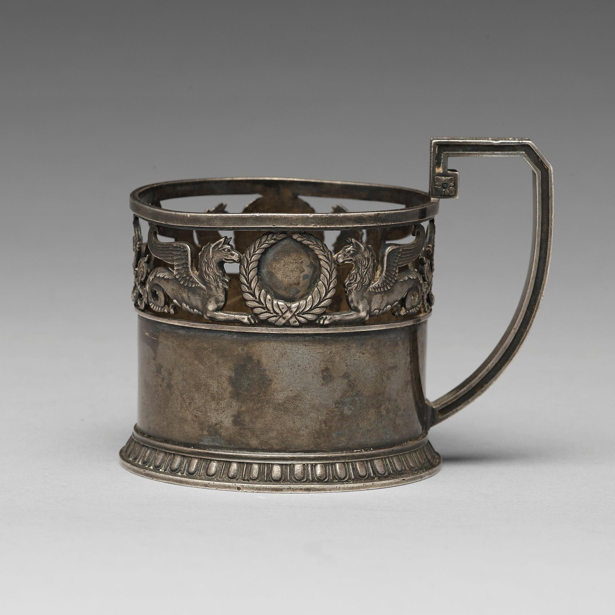 K. Fabergé, teglashållare, silver, Moskva 1908-1917. Ristat inventarienummer 21172. Hovleverantörsmärke.
