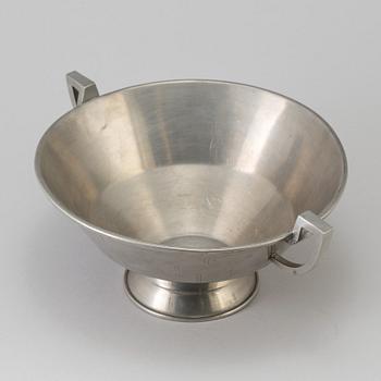 a art deco pewter bowl designed by Anna Thulin year 1930 for Ystad Tenn.