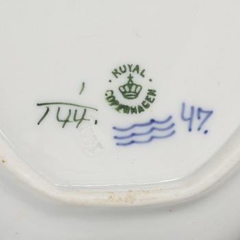 Service pieces, 5 pcs, porcelain, "Blue Fluted", Royal Copenhagen, Denmark.