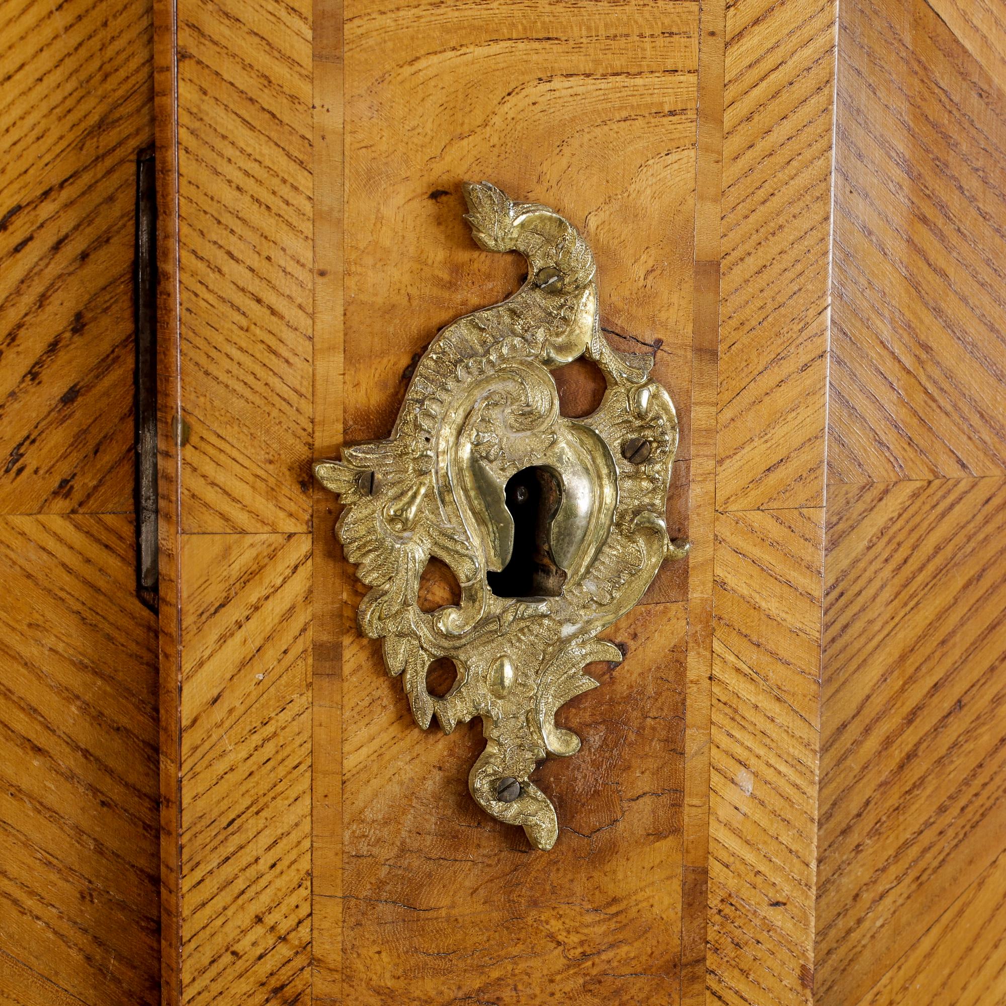 SKÅP, rokoko, 1700-talets andra hälft.