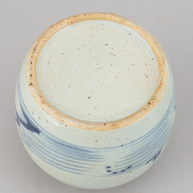 Two blue and white jars with cover, Qing dynasty, 19th Century.