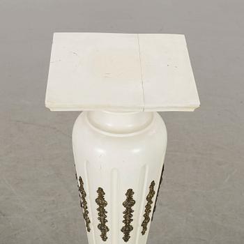 Pedestal, turn of the century 1900.