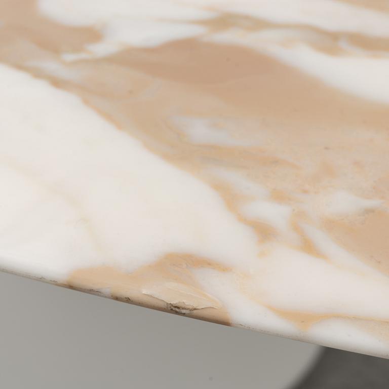 Eero Saarinen, Table 'Tulip'. Knoll International, 2017.