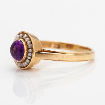 Ring, 18K guld, ametist och odlade pärlor. Heribert Engelbert, Stockholm 1956.