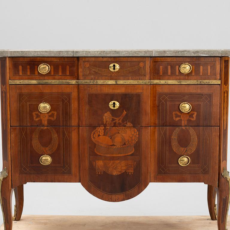 Byrå, gustaviansk, sent 1700-tal.