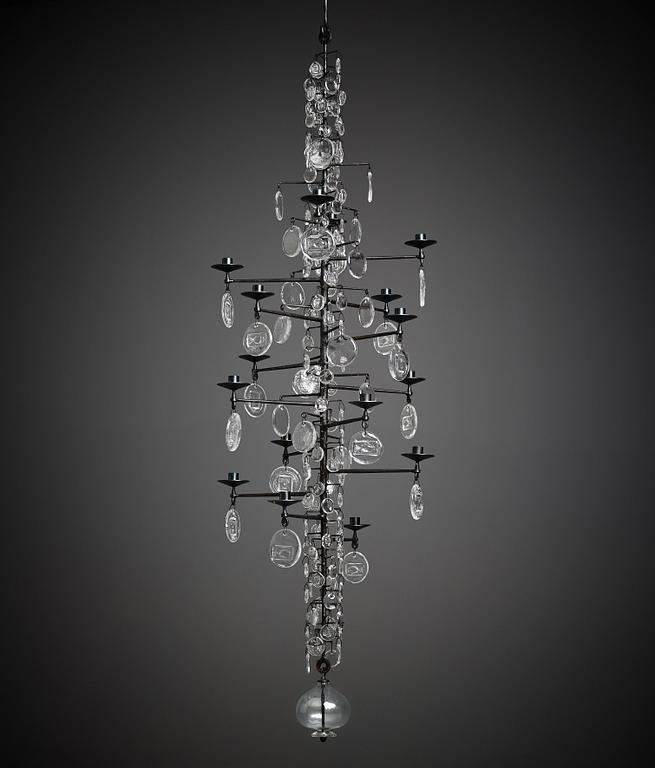 Erik Höglund, ljuskrona för 16 ljus, Boda glasbruk och smide, 1960-70-tal.