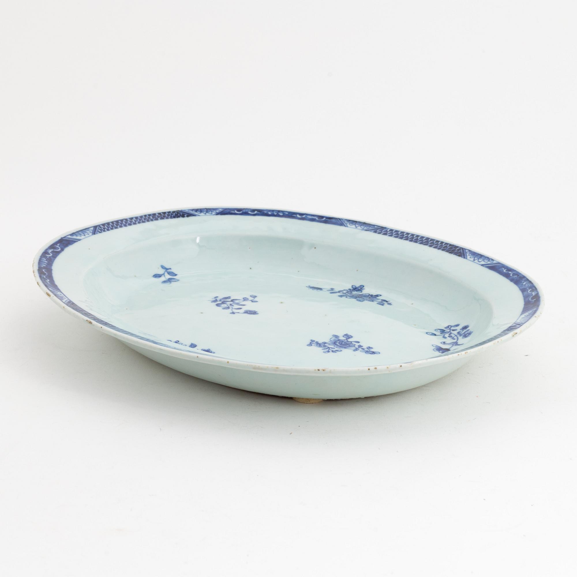 Terrinfat, porslin, Kina, Qingdynastin, 1700/1800-tal.