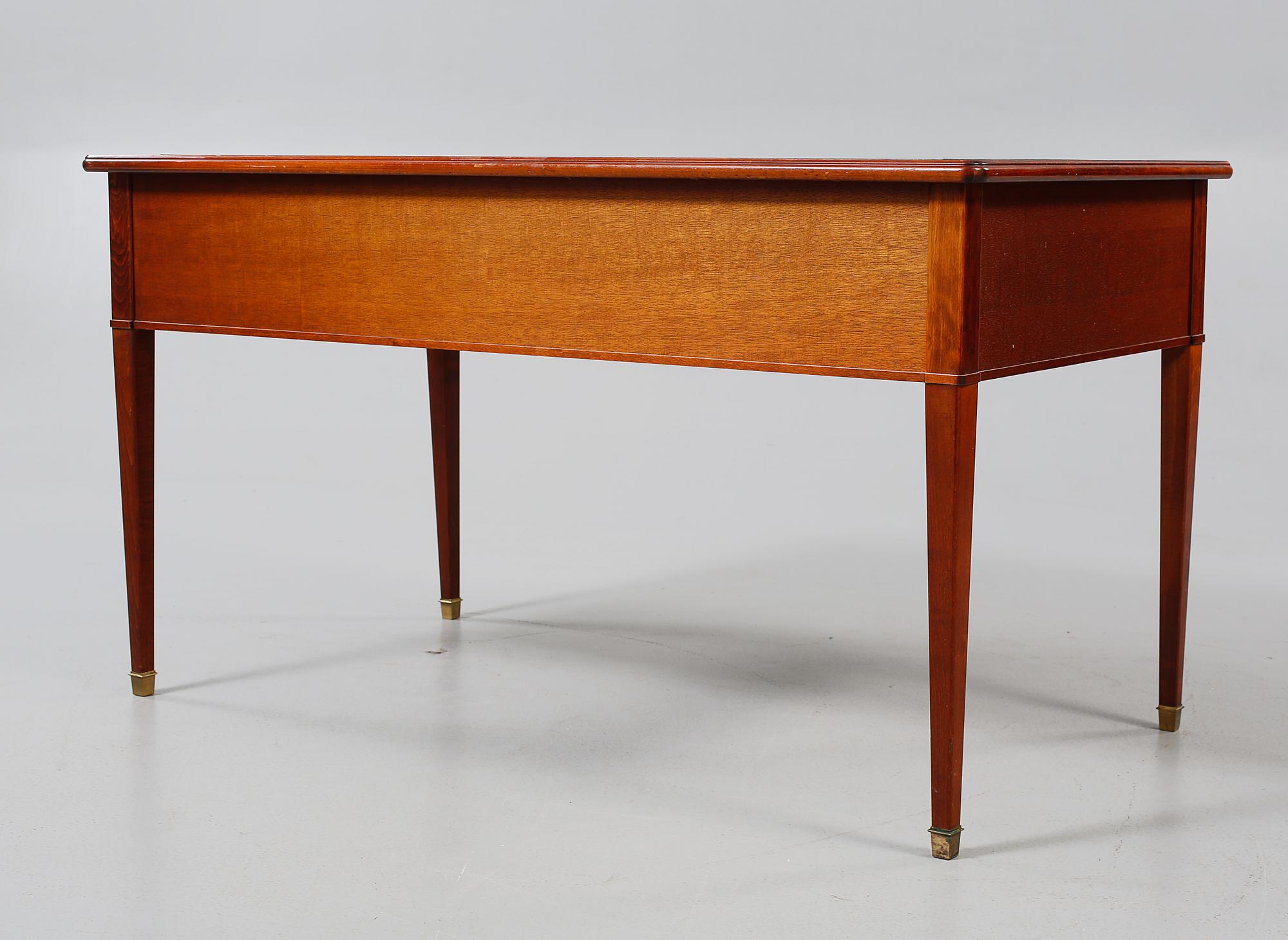 SKRIVBORD, GR Möbler, Tibro, 1900-talets fjärde kvartal.
