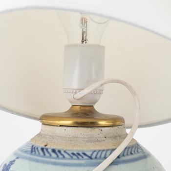 Vaser/bordslampor, 2 st, porslin, Kina, 1700-1800-tal.