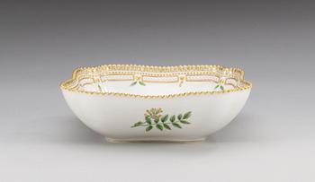 A Royal Copenhagen ´Flora Danica´porcelain bowl, Denmark 1963, model 3510.