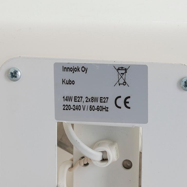 Eero Aarnio, pöytä/lattiavalaisin "Kubo", Innolux 2009.