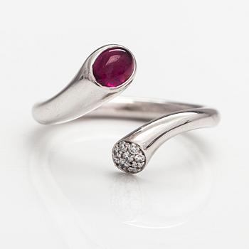 Georg Jensen "Carnival", an 18K white gold ring with a tourmaline and diamonds ca. 0.15 ct. Marked 1863. Denmark.