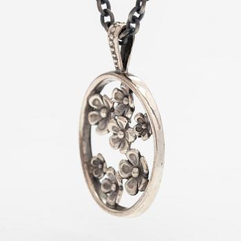 Jorma Laine, Halsband "Lemmikki", silver. Turun Hopea, Åbo.