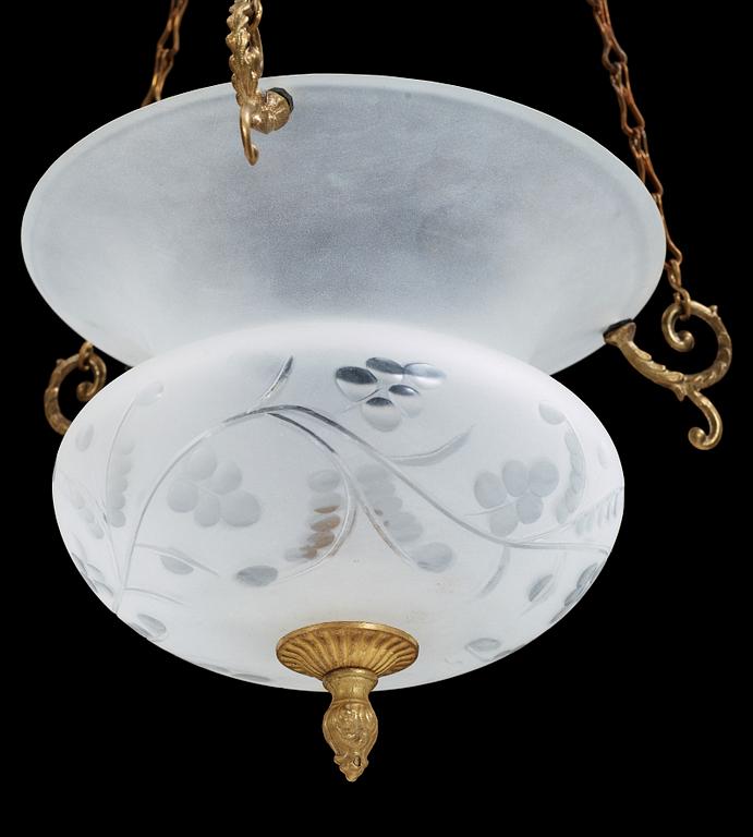 AMPEL, empirestil, 1900-talets andra hälft. Höjd: 62 cm.