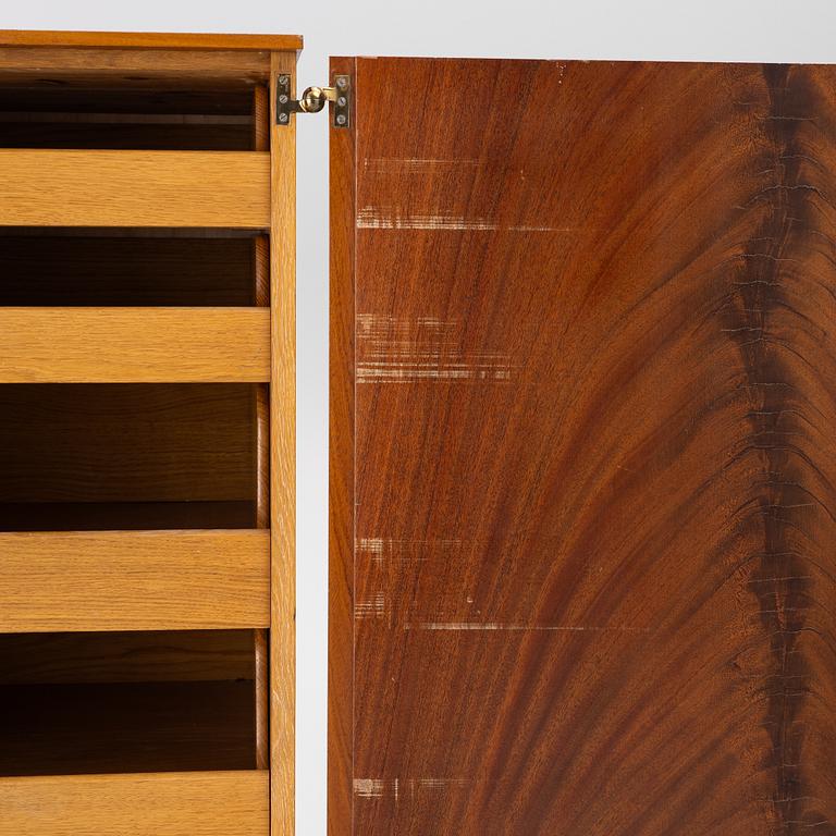Josef Frank, Cabinet, “Skjortskåpet”, model 792, Firma Svenskt Tenn, second half of the 20th century.