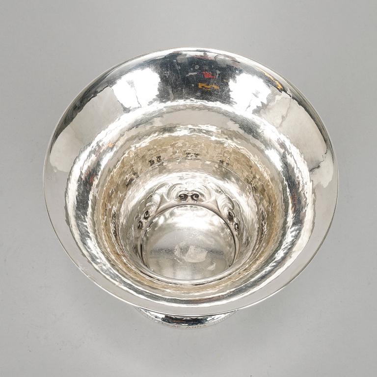 A swedish silver bowl, K Andersson, Stockholm 1919.