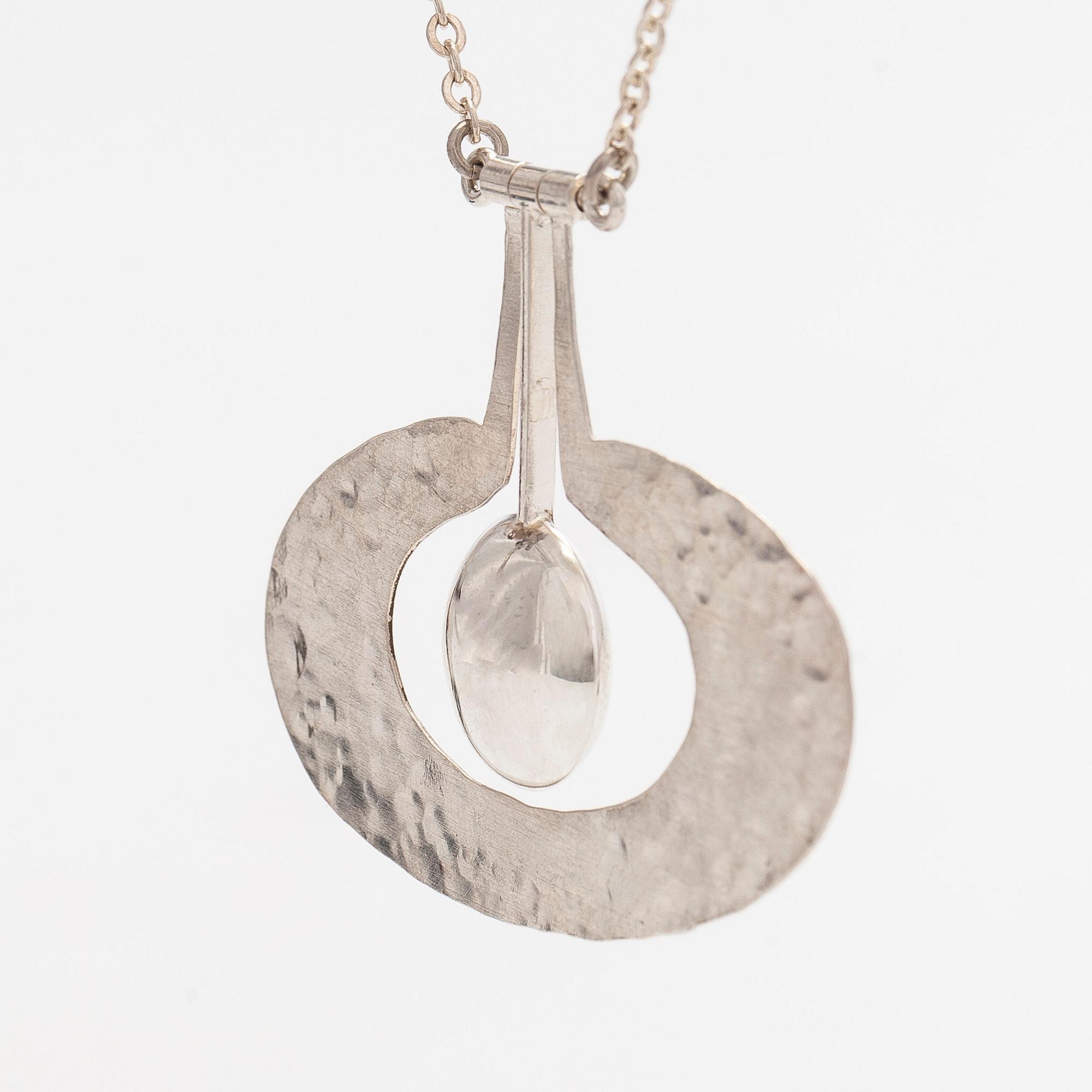 Tapio Wirkkala, hänge, "Päron", silver, Kultakeskus 1975.