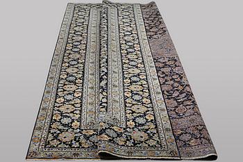 A carpet, Kashan, ca 405 x 295 cm.