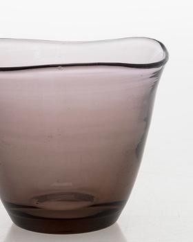 Gunnel Nyman – Eternal Beauty in Glass