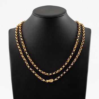 An 18K gold chain.