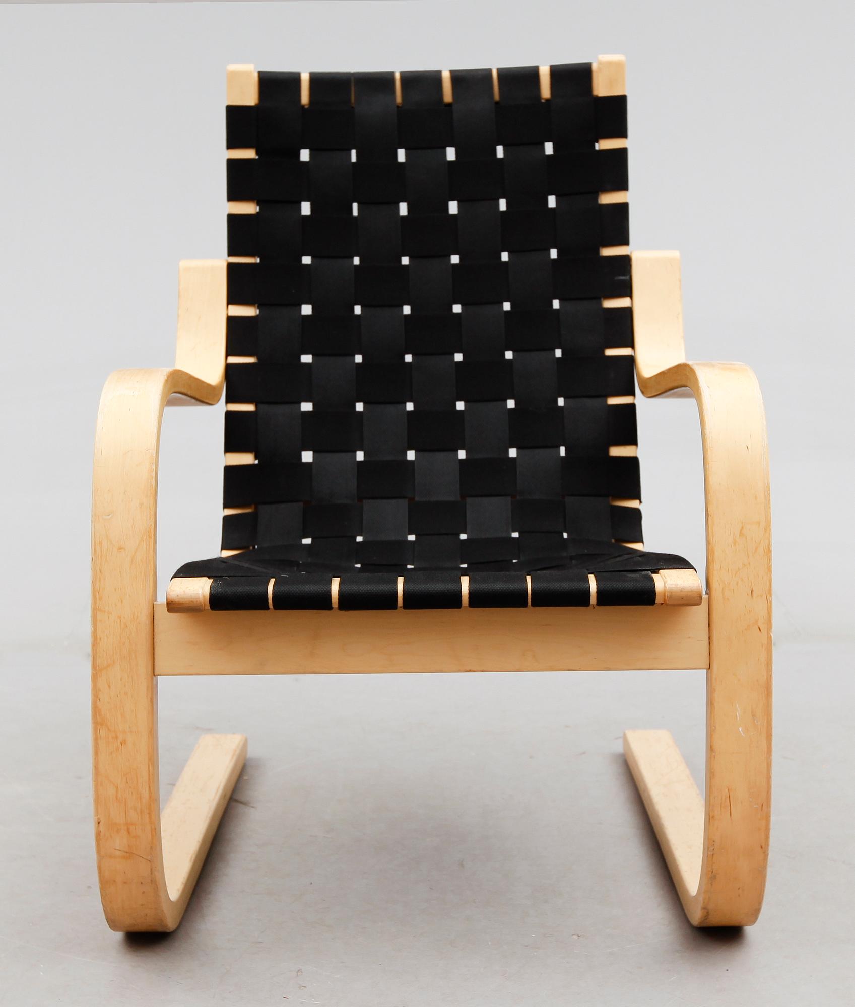 FÅTÖLJ, modell 406, Alvar Aalto, 1900-talets andra hälft.