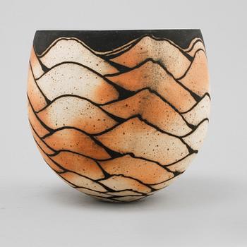 SKÅL, stengods, "Forskydninger", Beate Andersen, 2006.