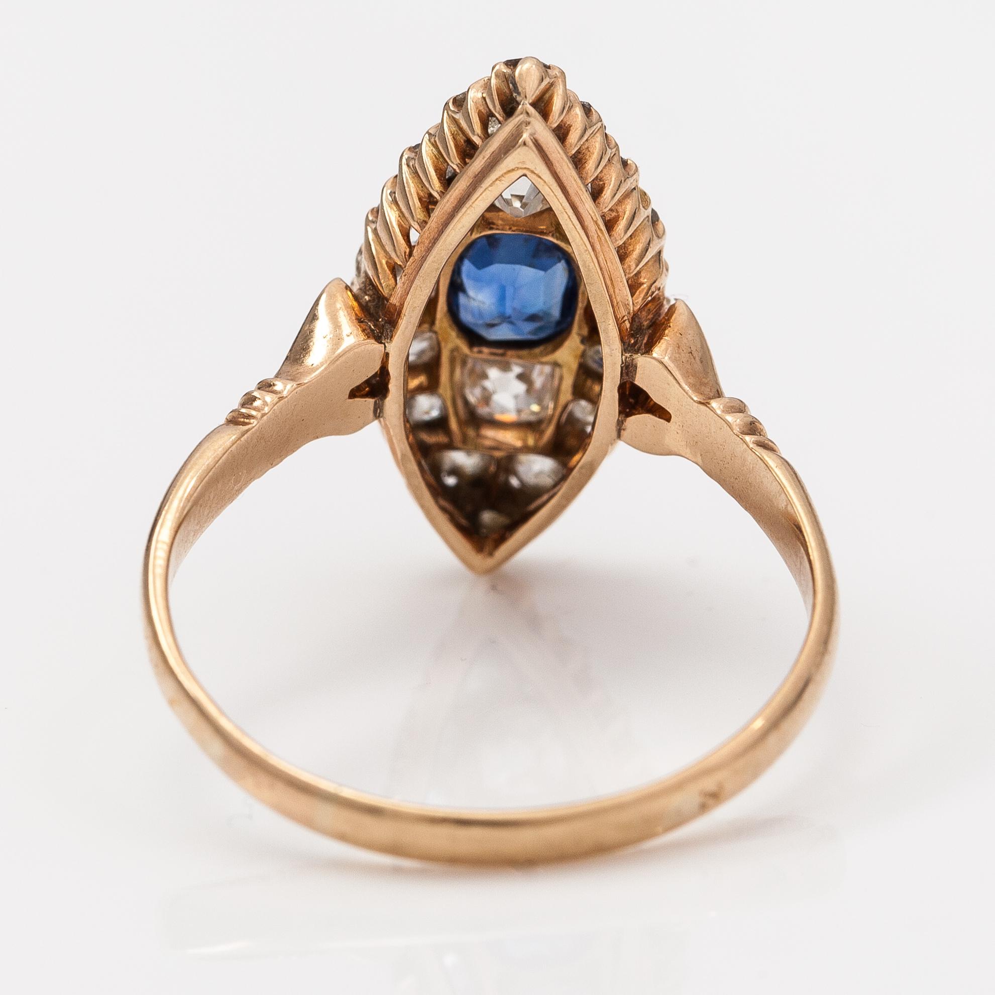Sormus, 14K kultaa, safiiri ja vanhahiottuja timantteja n. 0.90 ct yht. Venäjä, Vuosisadan vaihde 1800/1900.
