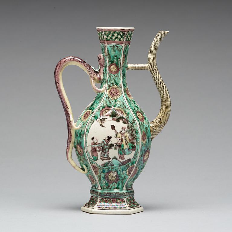 A famille verte bisquit ewer, Qing dynasty, Kangxi (1662-1722).