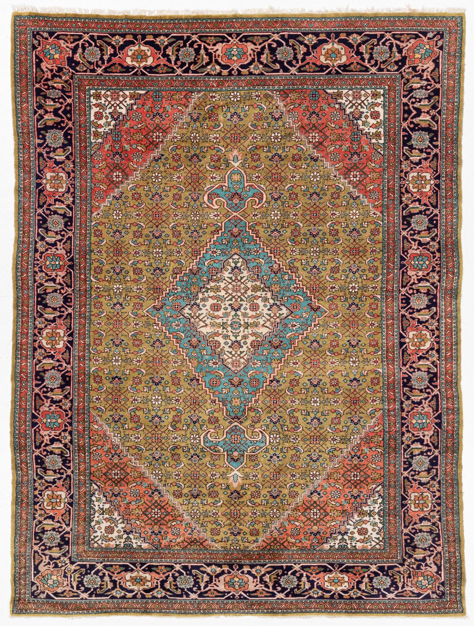 Matta, orientalisk, ca 272 x 208 cm.