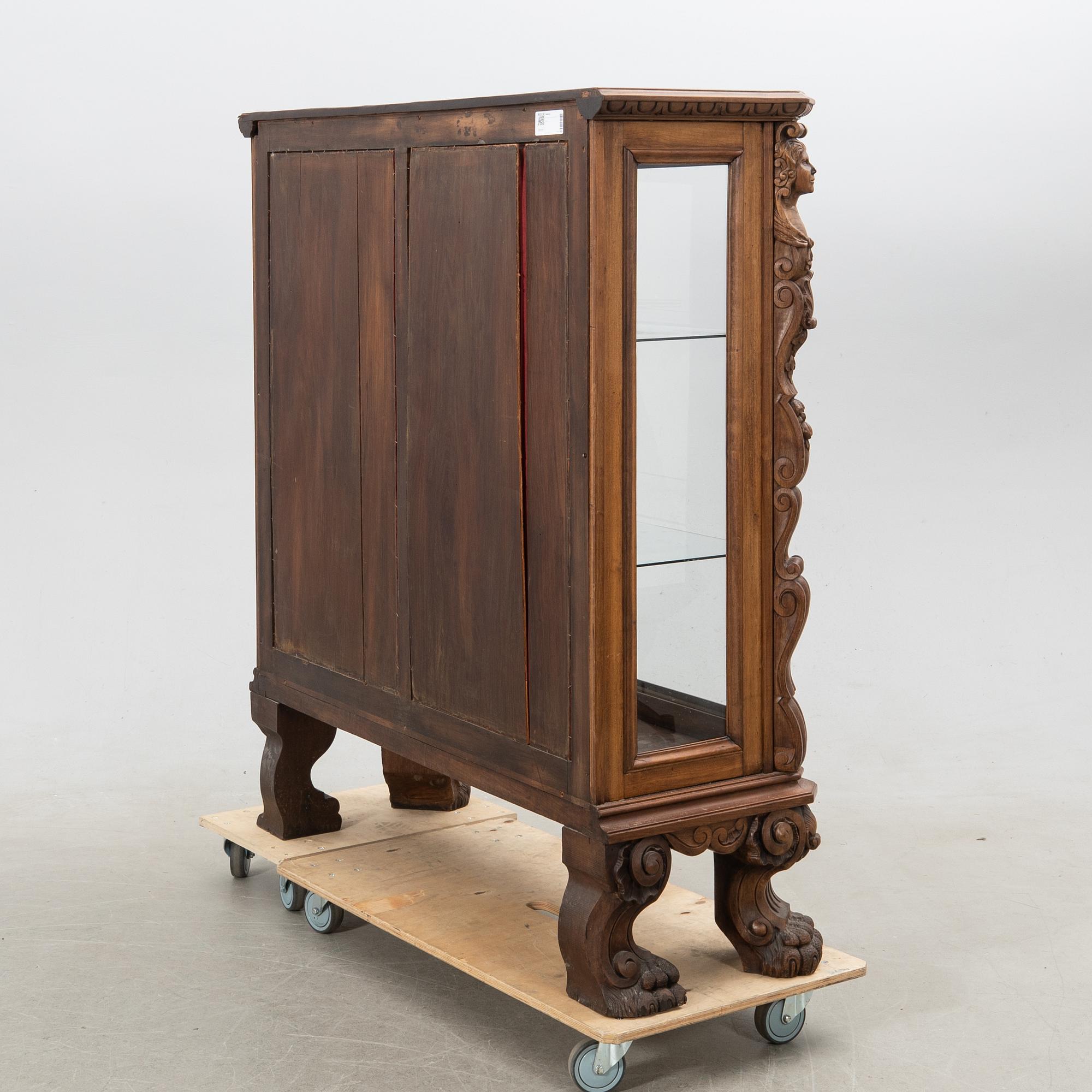 Vitrinskåp, barockstil, 1940-tal.