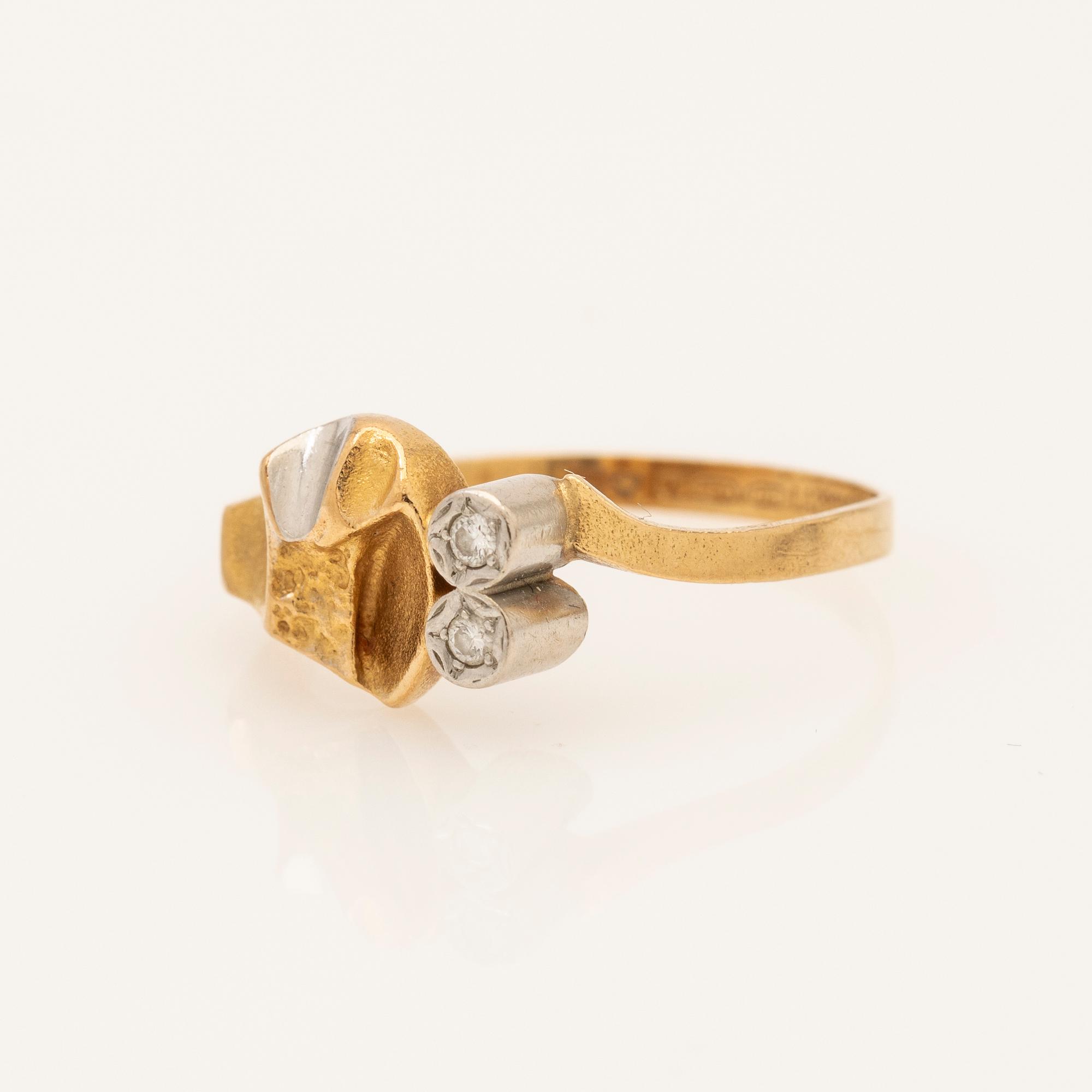 Björn Weckström, ring, 18K gold with diamonds, Lapponia, Finland.