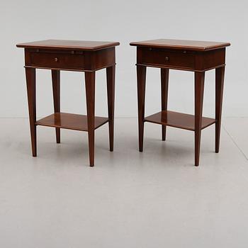 SÄNGBORD, 1 par, 1900-talets andra hälft.