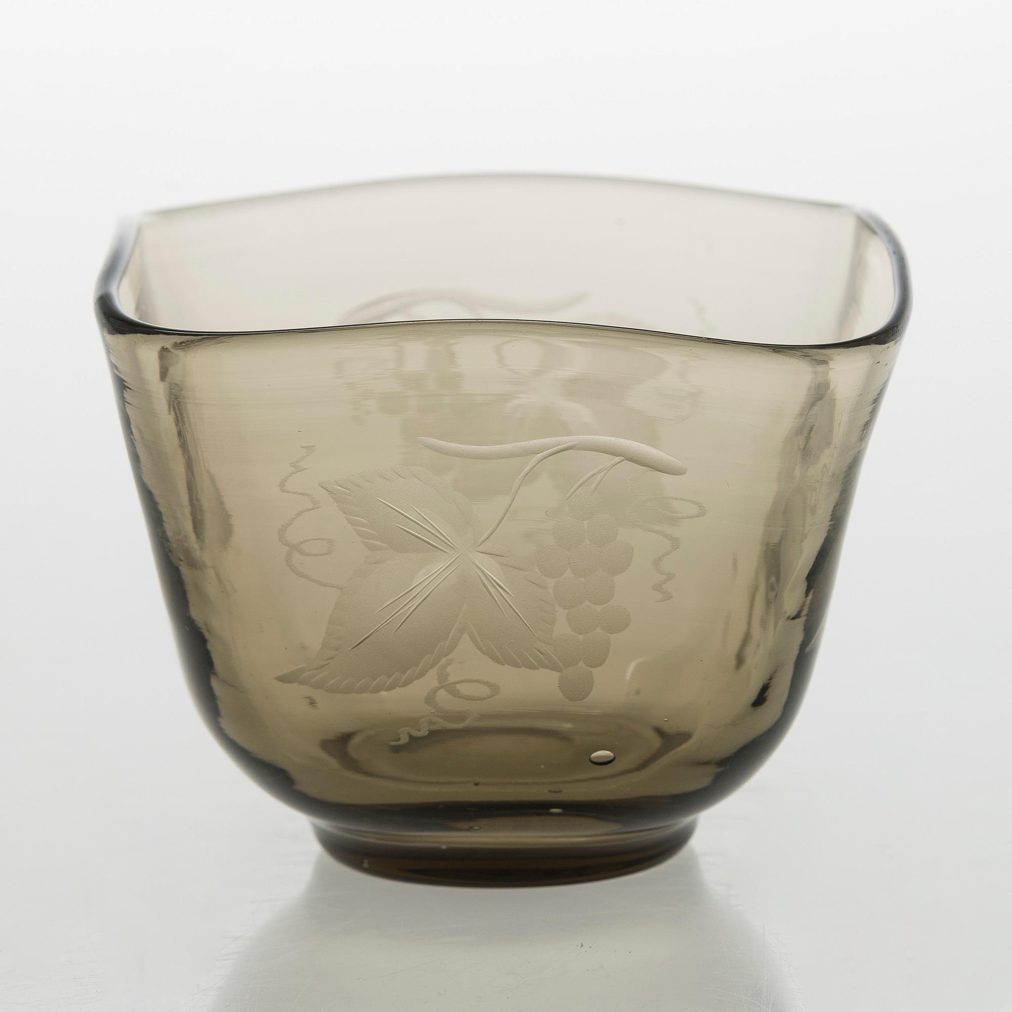 Gunnel Nyman, skål, modell 38/1081 Riihimäki Glassbruk Ab. Osignerad. Formgiven 1938.