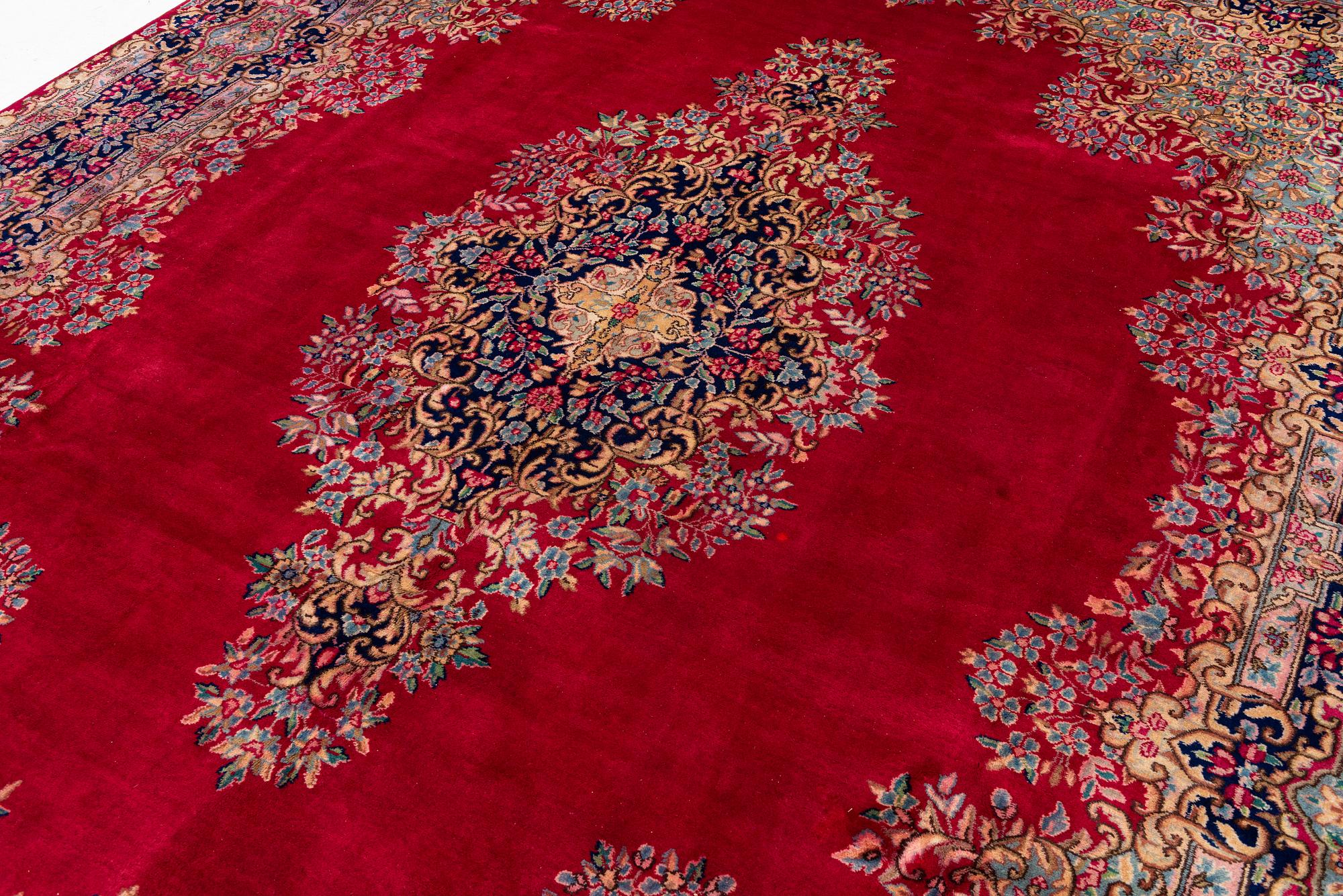 Carpet, Kirman Laver, semi-antique, 392 x 296 cm.