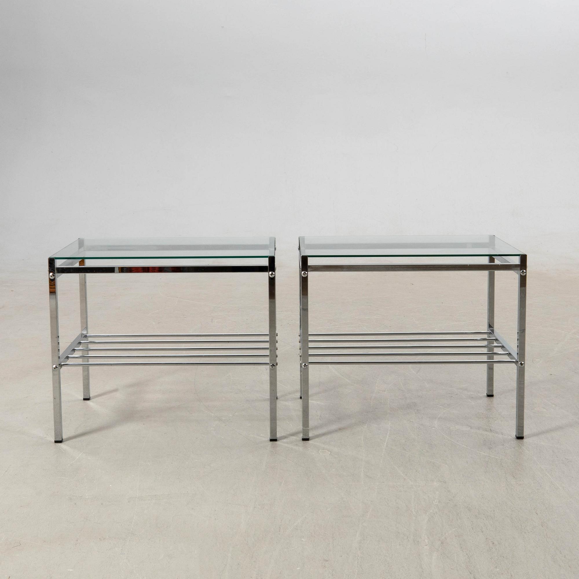 Side table 1 pair late 20th century/early 21st century.