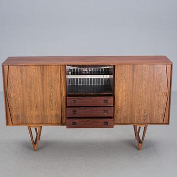 SIDEBOARD, Danmark, 1900-talets andra hälft. Citesintyg medföljer.