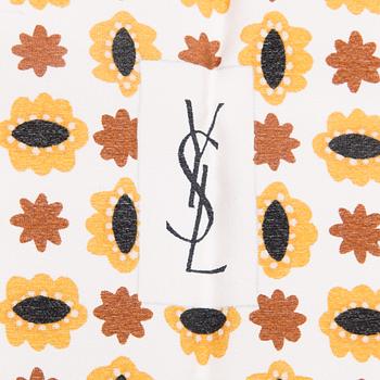 SCARFAR, 2 st, Yves Saint Laurent.