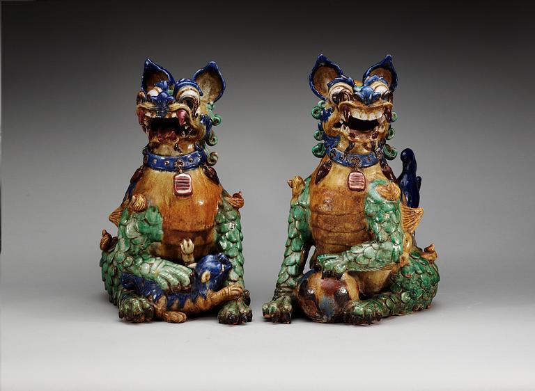 A pair of Buddhist lions, Qing dynasty.