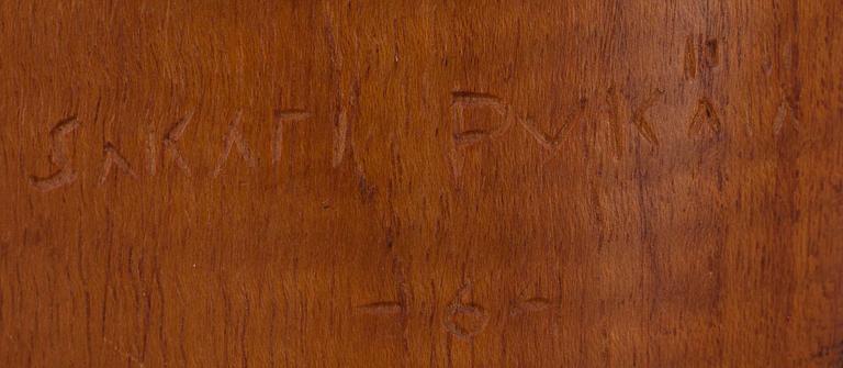 SAKARI PYKÄLÄ, träskulptur, sign. o dat. -64.