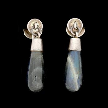 ÖRHÄNGEN, ett par, 930 silver. Wiwen Nilsson, Lund, 1958. Vikt ca 6g.