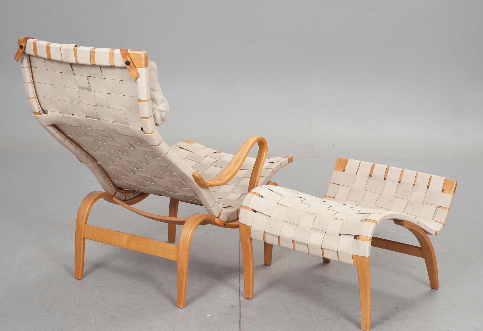 VILSTOL med FOTPALL, "Pernilla", Bruno Mathsson, Karl Mathsson, Värnamo.