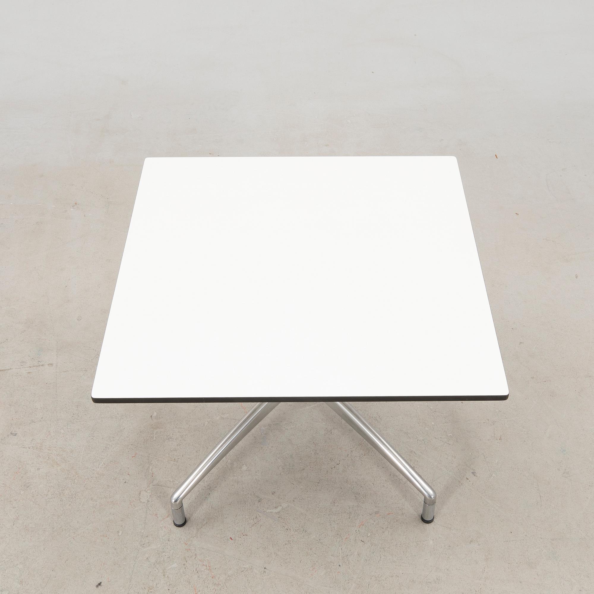 Akaba Table.